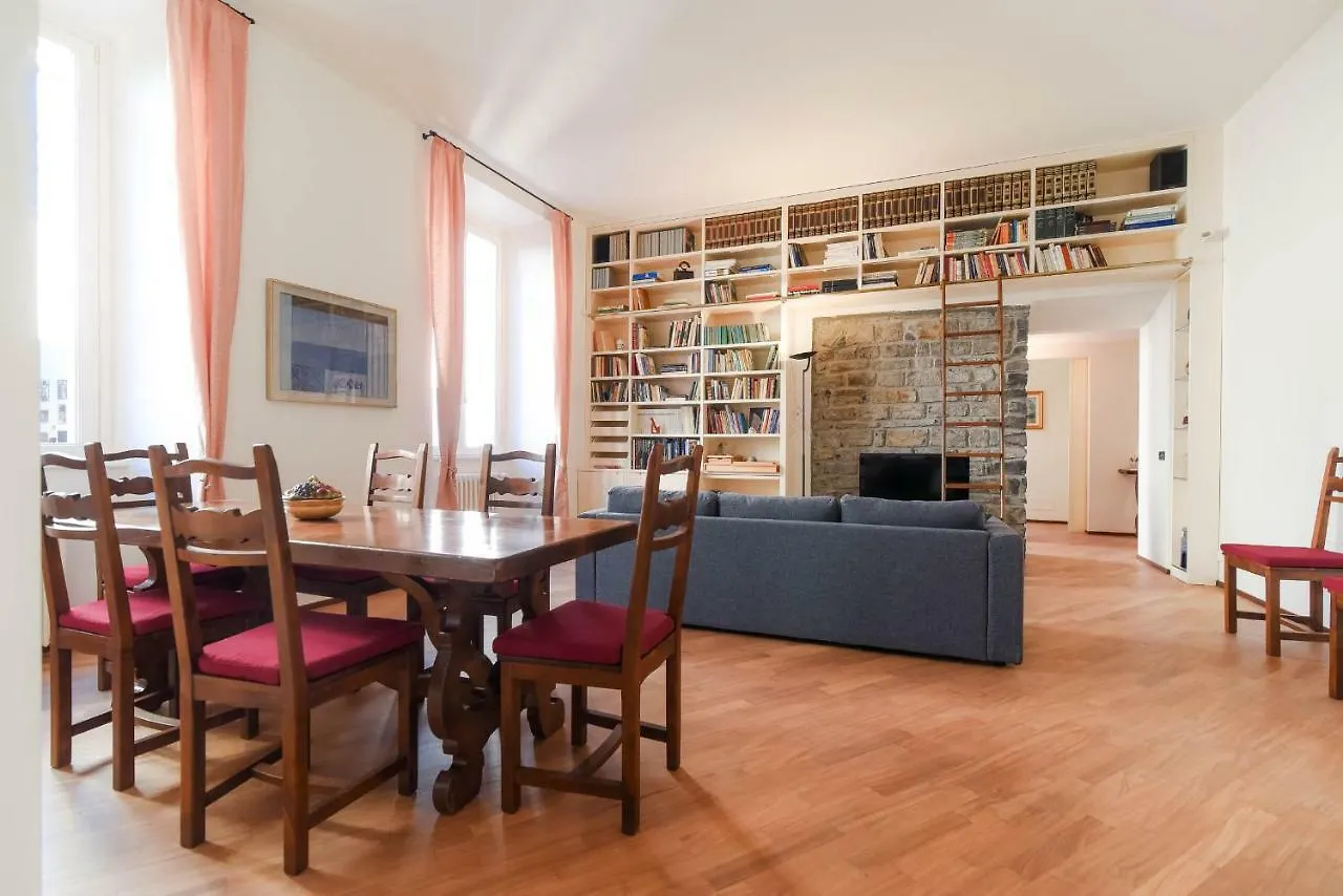 Villa Via Natta 15 - The House Of Travelers Como 0*,  Italia